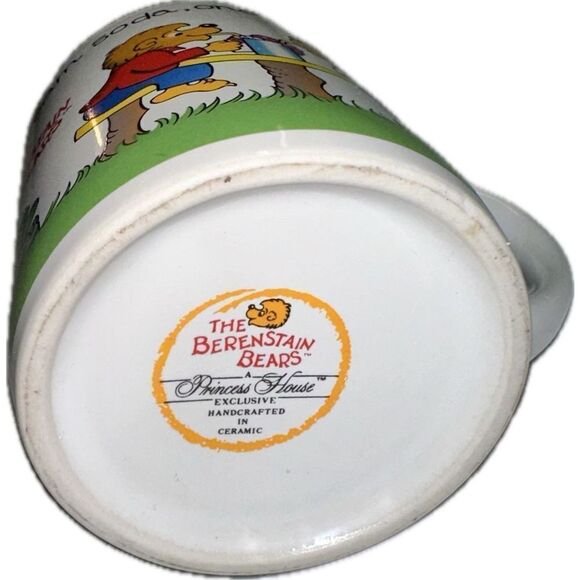 The Berenstain Bears Coffee or Tea Mug Mama, Papa , Brother and Sister Bear 1987 - Picture 6 of 7